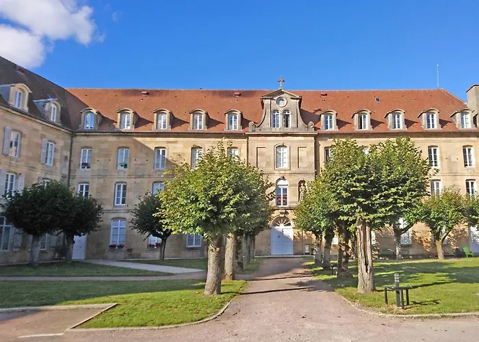 Les Carmes Apartment *